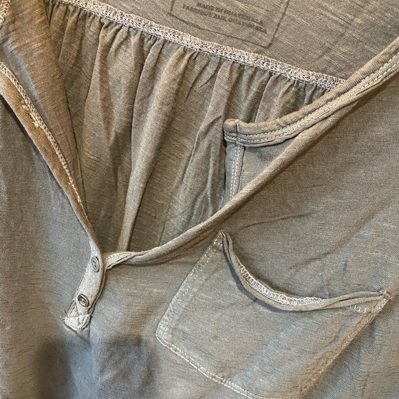 NWT FREE PEOPLE charcoal grey top! Soft & comfy🖤 - Picture 4 of 6